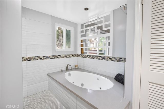 911 Van Ness Court, Costa Mesa, CA 92626