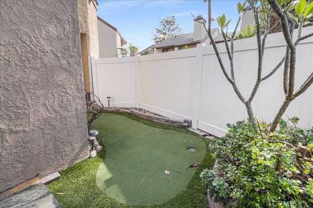 911 Van Ness Court, Costa Mesa, CA 92626