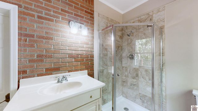 290 Riverside Dr, Paducah, KY 42003