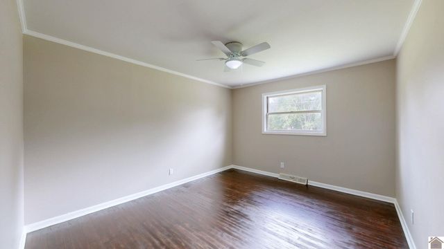 290 Riverside Dr, Paducah, KY 42003