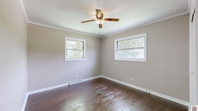 290 Riverside Dr, Paducah, KY 42003