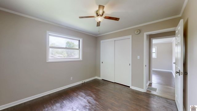 290 Riverside Dr, Paducah, KY 42003