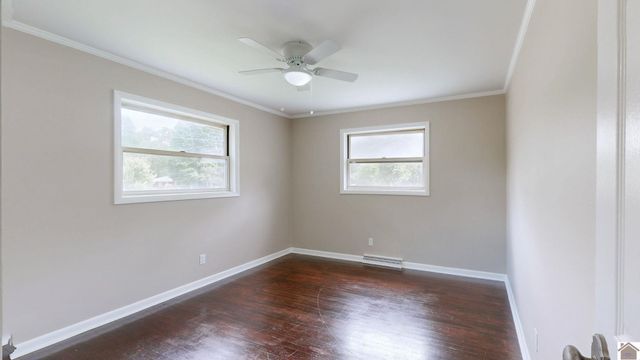 290 Riverside Dr, Paducah, KY 42003