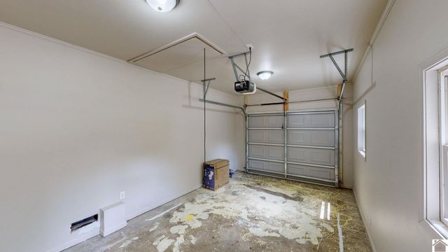 290 Riverside Dr, Paducah, KY 42003