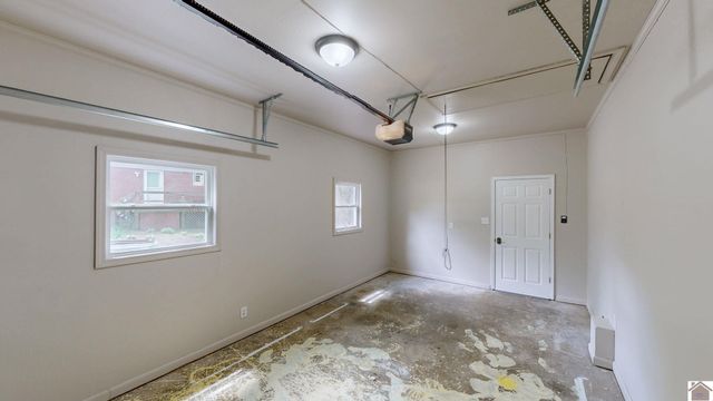 290 Riverside Dr, Paducah, KY 42003