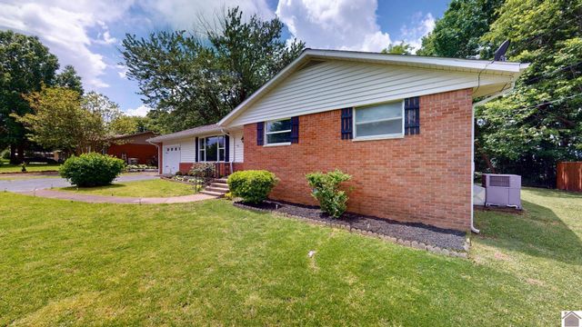 290 Riverside Dr, Paducah, KY 42003