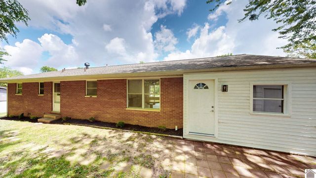 290 Riverside Dr, Paducah, KY 42003