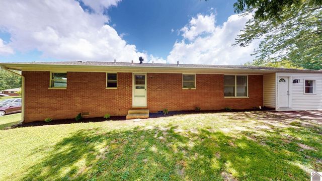 290 Riverside Dr, Paducah, KY 42003