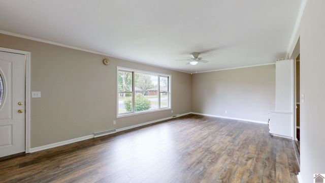 290 Riverside Dr, Paducah, KY 42003