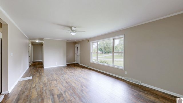 290 Riverside Dr, Paducah, KY 42003