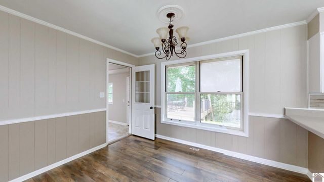 290 Riverside Dr, Paducah, KY 42003