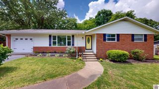 290 Riverside Dr, Paducah, KY 42003