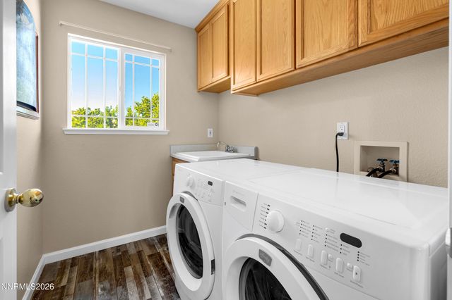 1870 Almonte Court, Sparks, NV 89436