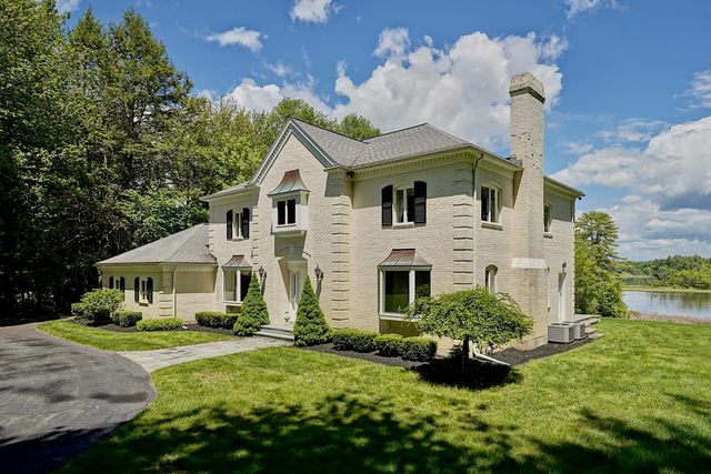 4 Cullen Bay Road, Dover, NH 03820