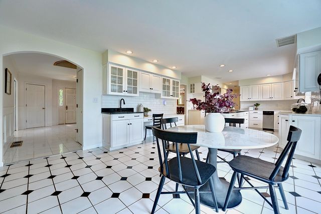 4 Cullen Bay Road, Dover, NH 03820