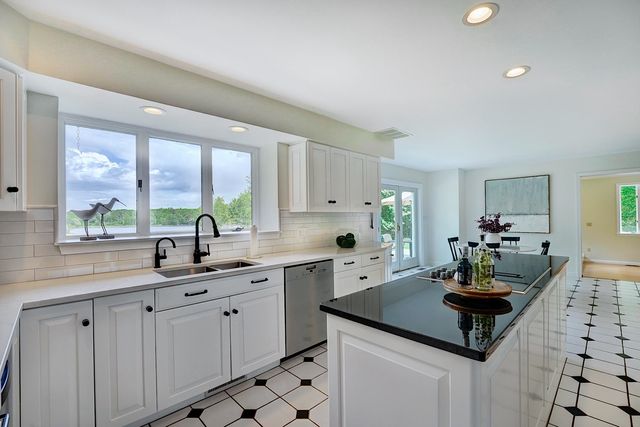 4 Cullen Bay Road, Dover, NH 03820
