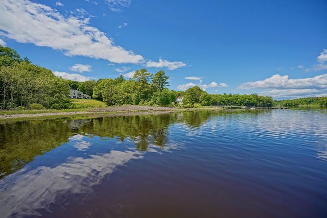 4 Cullen Bay Road, Dover, NH 03820
