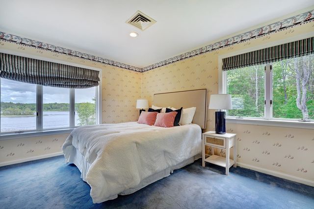 4 Cullen Bay Road, Dover, NH 03820