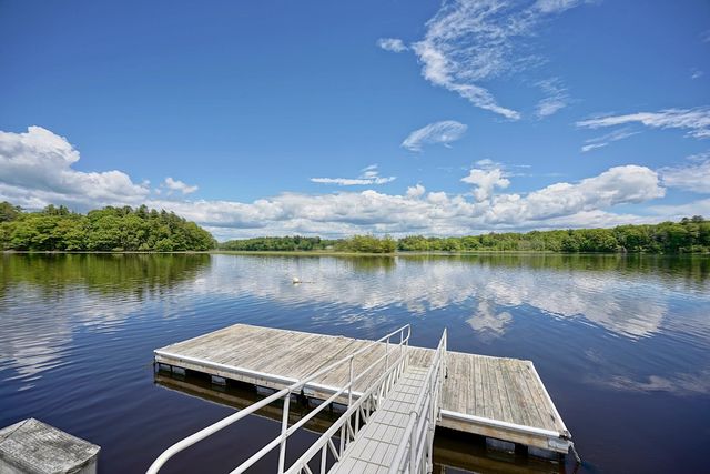 4 Cullen Bay Road, Dover, NH 03820