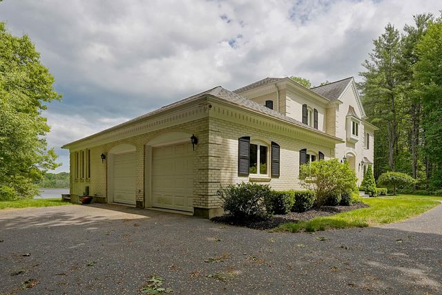 4 Cullen Bay Road, Dover, NH 03820