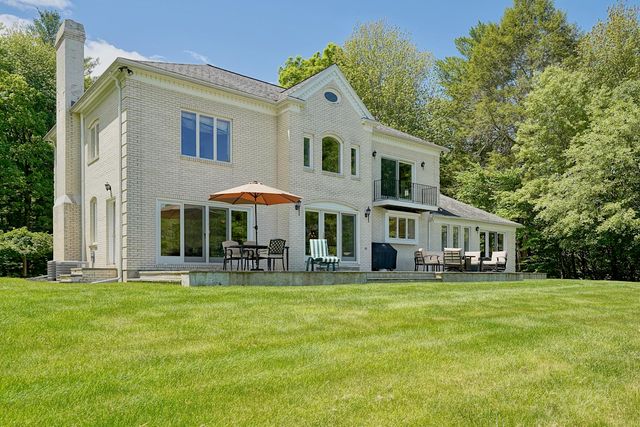 4 Cullen Bay Road, Dover, NH 03820