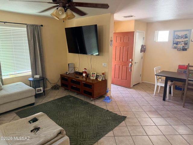 10590 E Pleasant Pasture Drive, Tucson, AZ 85747