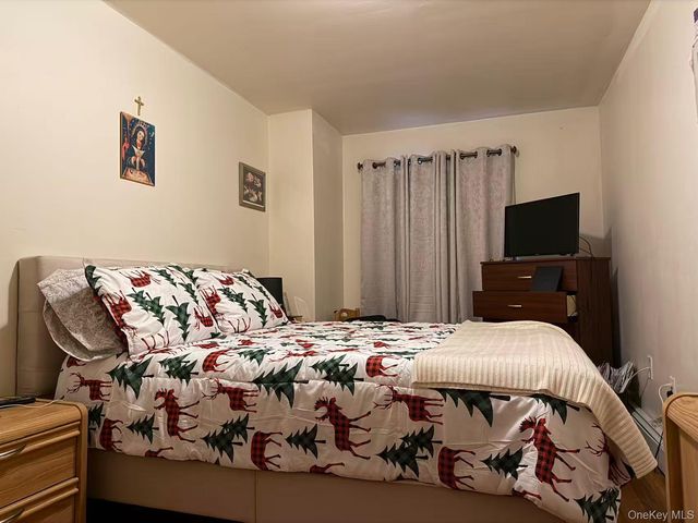 94-81 218th Street, Queens Village, NY 11428