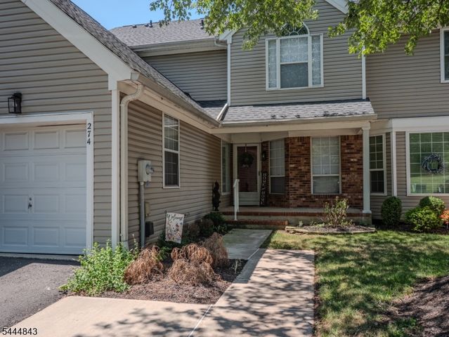 274 Morning Glory Ct, Readington Twp., NJ 08889