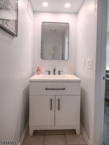 274 Morning Glory Ct, Readington Twp., NJ 08889