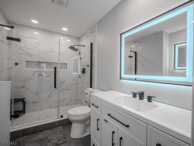 274 Morning Glory Ct, Readington Twp., NJ 08889