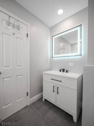 274 Morning Glory Ct, Readington Twp., NJ 08889
