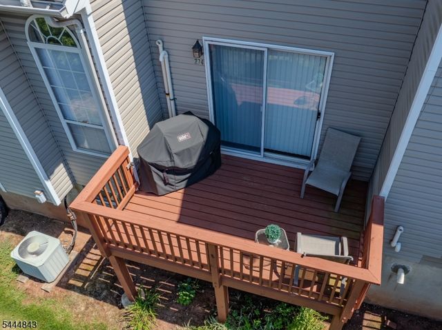 274 Morning Glory Ct, Readington Twp., NJ 08889
