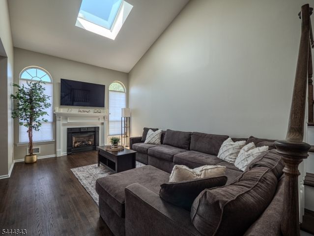 274 Morning Glory Ct, Readington Twp., NJ 08889