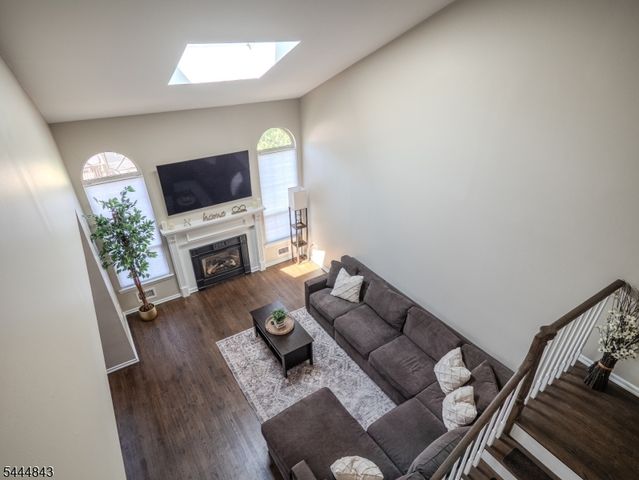 274 Morning Glory Ct, Readington Twp., NJ 08889