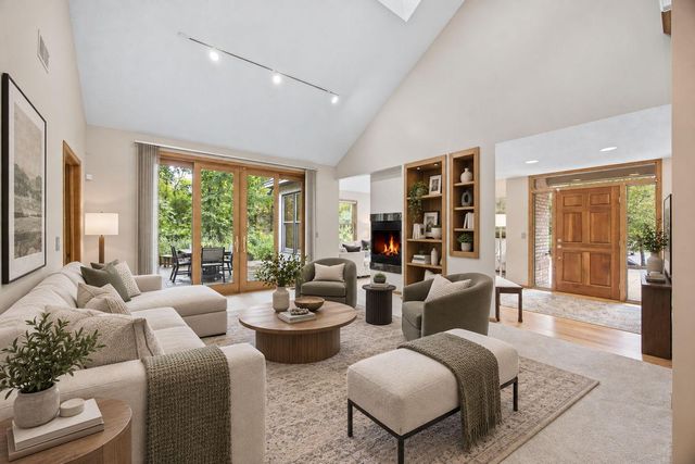 4320 Vinewood Lane N, Plymouth, MN 55442