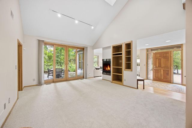 4320 Vinewood Lane N, Plymouth, MN 55442