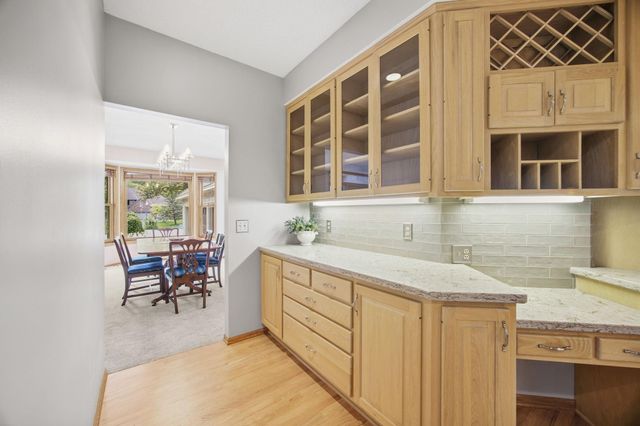 4320 Vinewood Lane N, Plymouth, MN 55442
