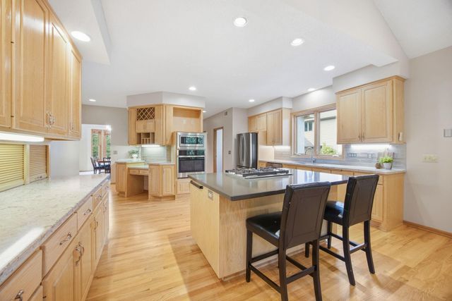 4320 Vinewood Lane N, Plymouth, MN 55442