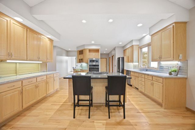 4320 Vinewood Lane N, Plymouth, MN 55442