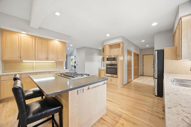 4320 Vinewood Lane N, Plymouth, MN 55442