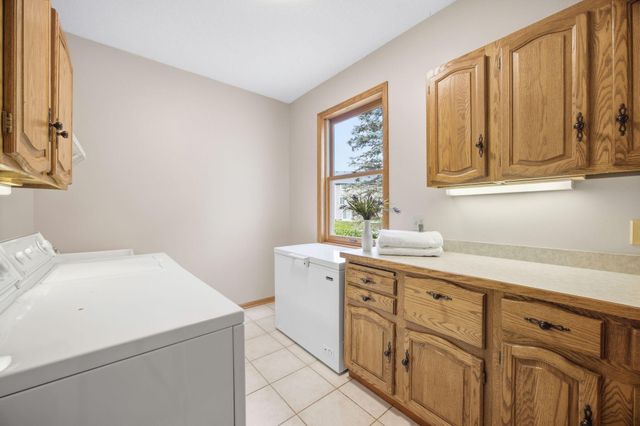 4320 Vinewood Lane N, Plymouth, MN 55442