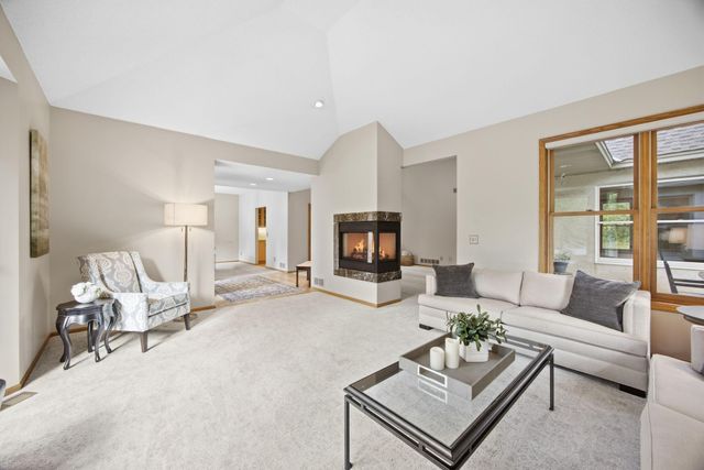 4320 Vinewood Lane N, Plymouth, MN 55442