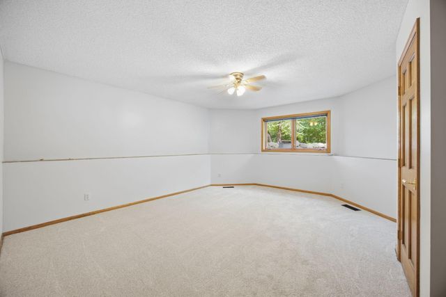 4320 Vinewood Lane N, Plymouth, MN 55442