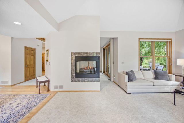 4320 Vinewood Lane N, Plymouth, MN 55442