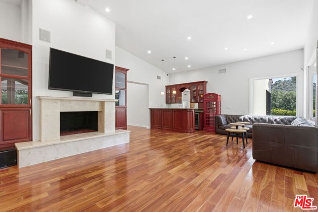 999 Casiano Road, Los Angeles, CA 90049