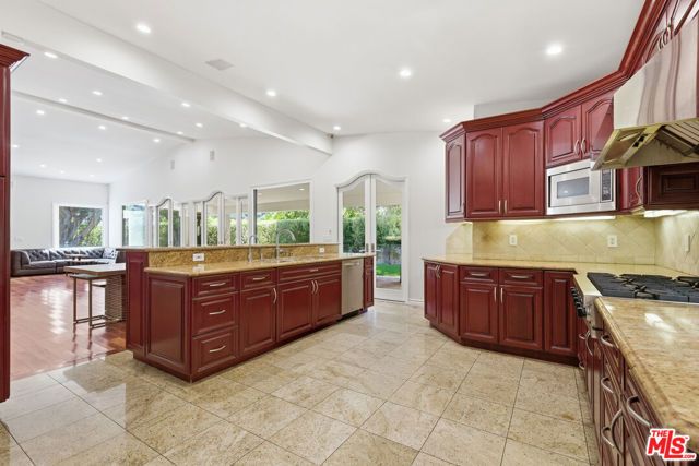 999 Casiano Road, Los Angeles, CA 90049
