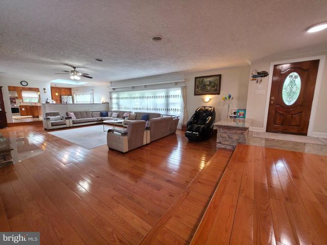 605 8TH ST, Riverside, NJ 08075