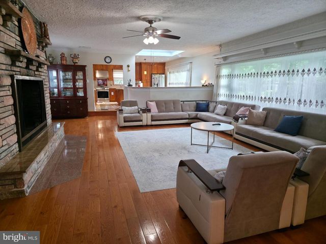 605 8TH ST, Riverside, NJ 08075