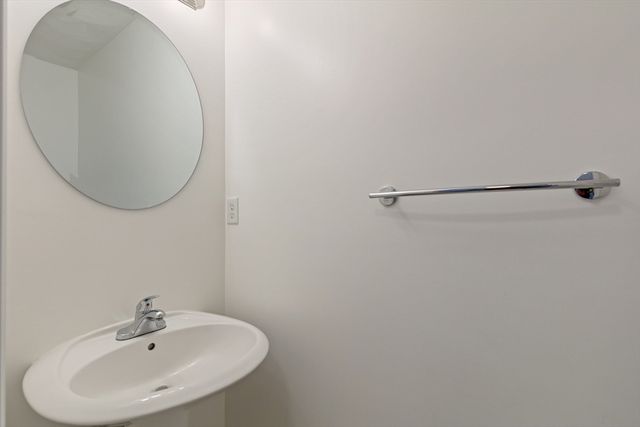 555 Main St 10, Woburn, MA 01801