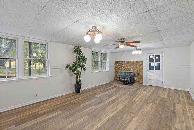 1627 W Grab Creek Rd, Dickson, TN 37055